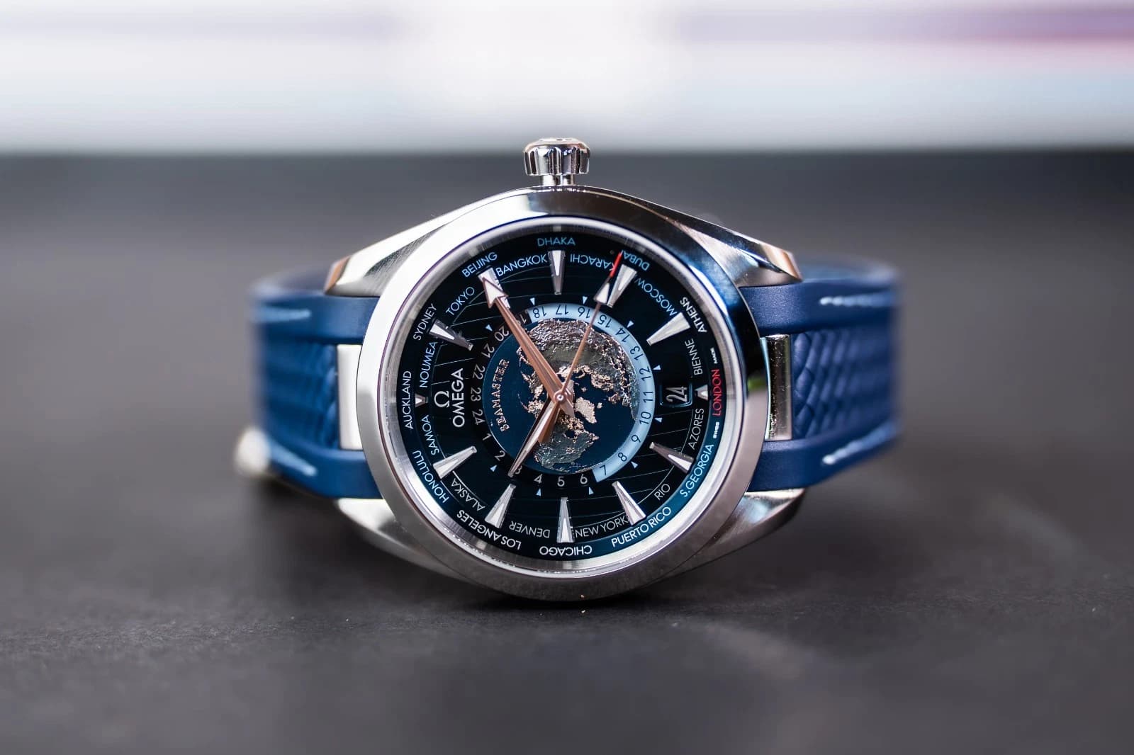Omega Seamaster Aqua Terra Worldtimer Master Chronometer — 220.12.43.22.03.001