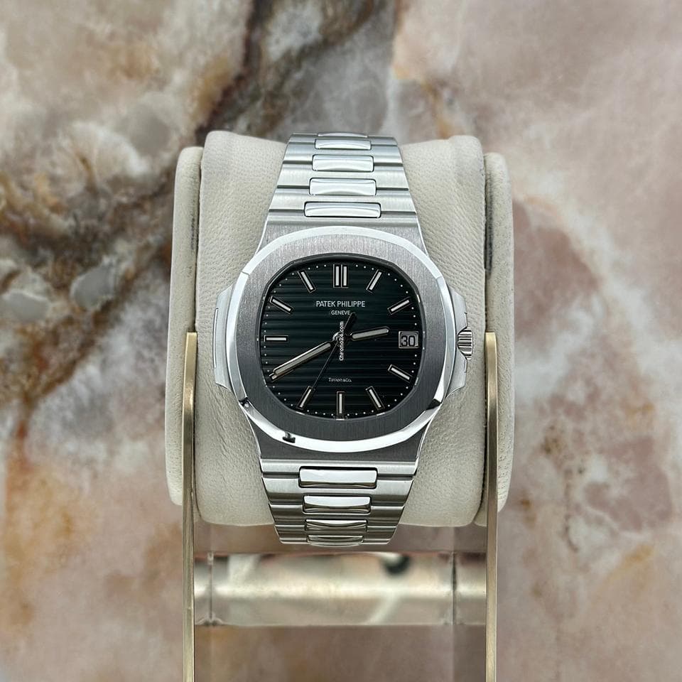 Patek Philippe Nautilus 5711 Green Dial — 5711/1A-014