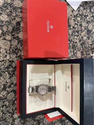 Tudor Glamour Date 36 — 55000