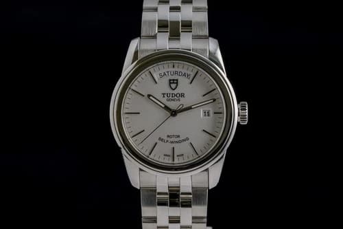 Tudor Glamour Date-Day — 56000