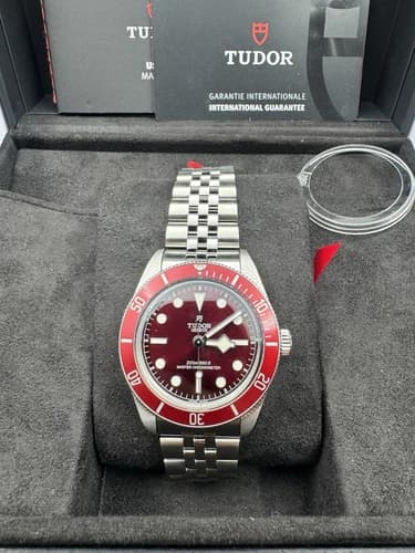 Tudor Black Bay 58 Burgundy — 7939A1A0RU