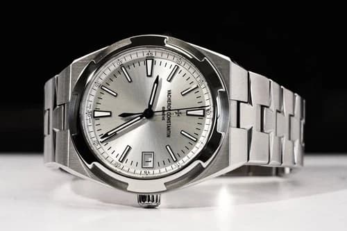 Vacheron Constantin Overseas Self-Winding — 4520V/210A-B128